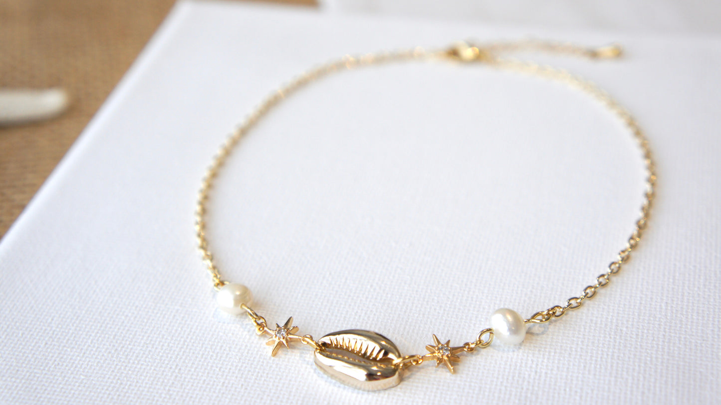 Gold Shell and Pearls Chocker